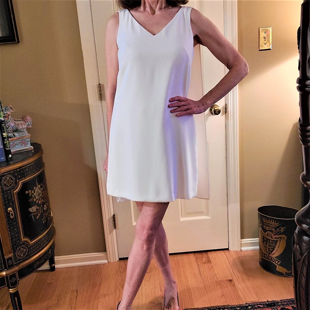 White House Black Market formal white dress  size 4    NWOT